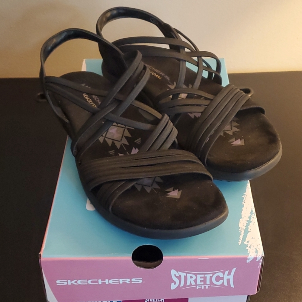 Sandles Skechers size 8 Black Stretch Reggae Slim Sunnyside